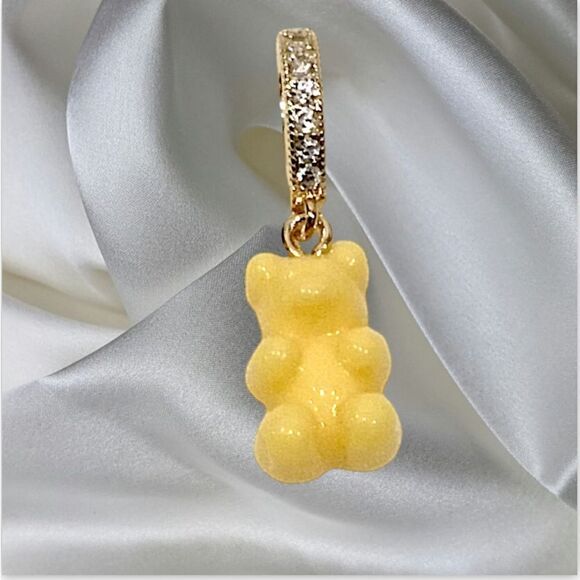 NOSTALGIC GUMMY BEAR CHARM PENDANT CUBIC ZIRCON 18K GOLD PLATED - Picture 1 of 2